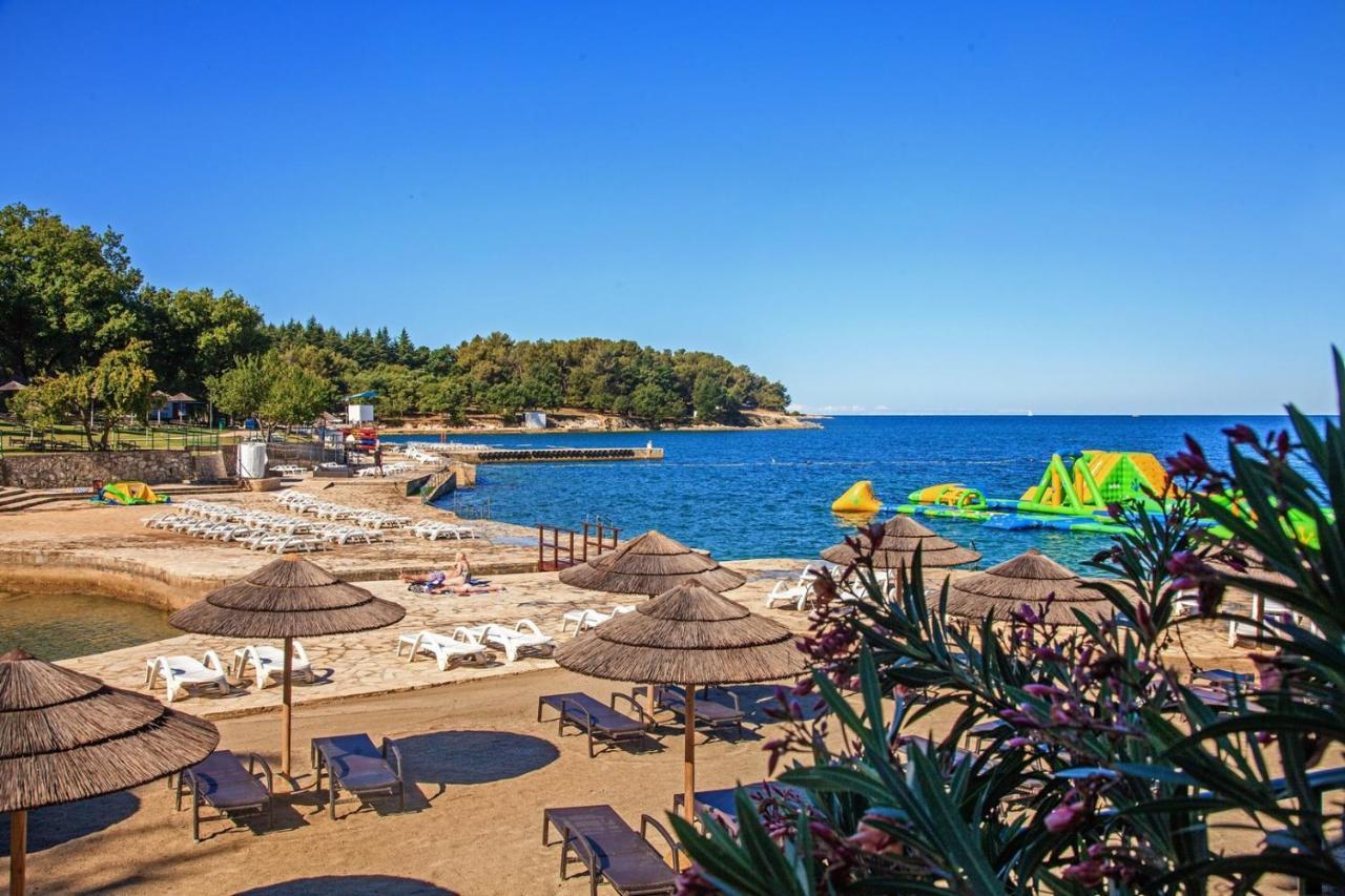 Apartments Pernar Пореч Экстерьер фото