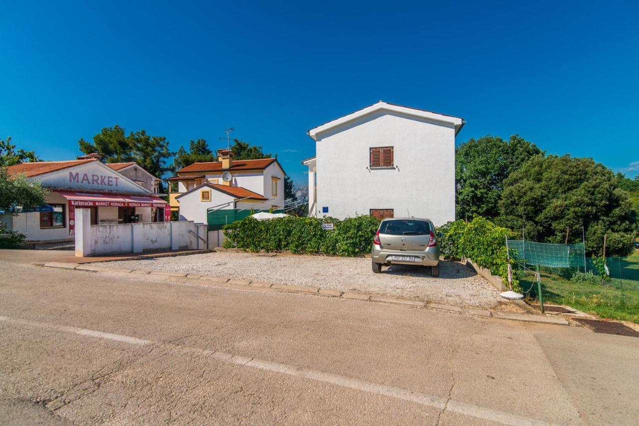 Apartments Pernar Пореч Экстерьер фото