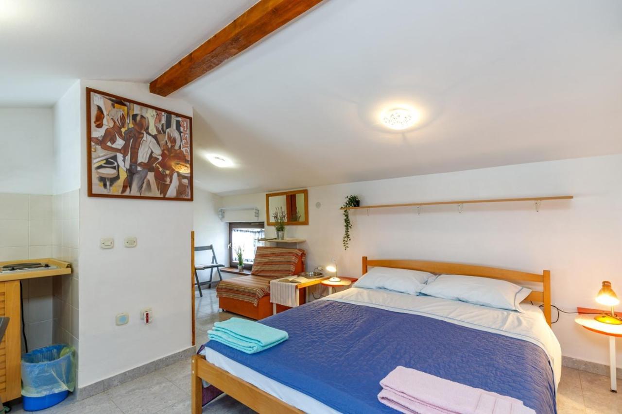 Apartments Pernar Пореч Экстерьер фото